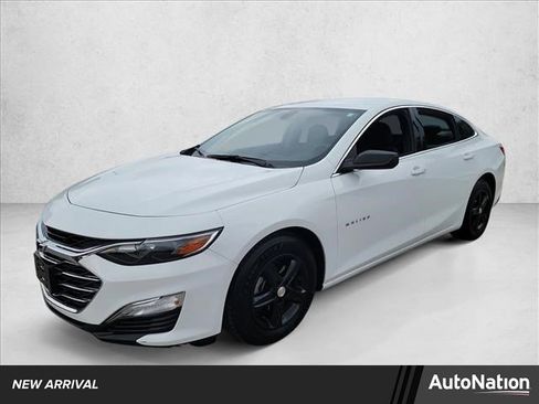 Used 2022 Chevrolet Malibu LS image 1