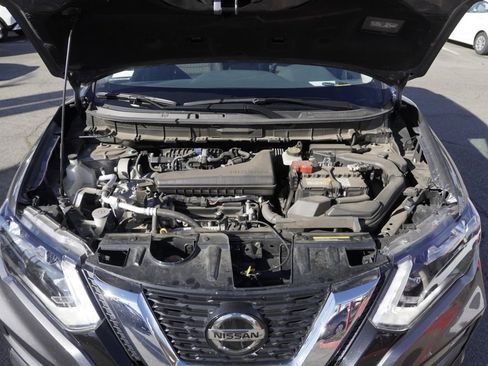 Certified 2020 Nissan Rogue SV image 24