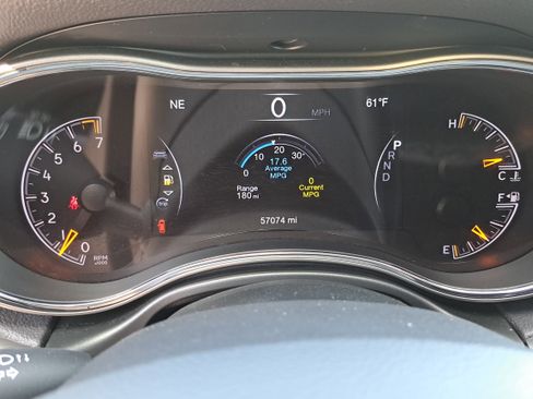 Used 2021 Jeep Grand Cherokee Laredo X AWD/4WD image 19