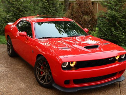 Used 2017 Dodge Challenger SRT Hellcat RWD image 55