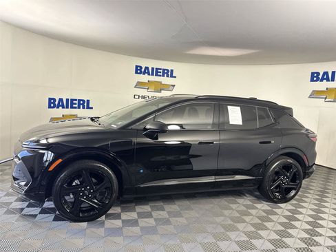 Used 2024 Chevrolet Equinox EV RS FWD image 2
