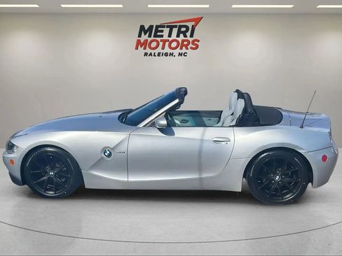 Used 2005 BMW Z4 2.5i image 29