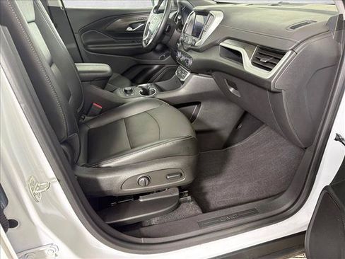 Used 2023 GMC Terrain SLT FWD image 14