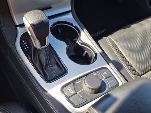 Used 2020 Jeep Grand Cherokee Trackhawk AWD/4WD image 19