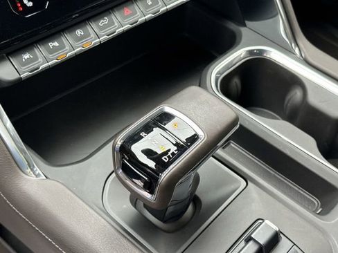 Used 2025 GMC Sierra 1500 Denali AWD/4WD image 17