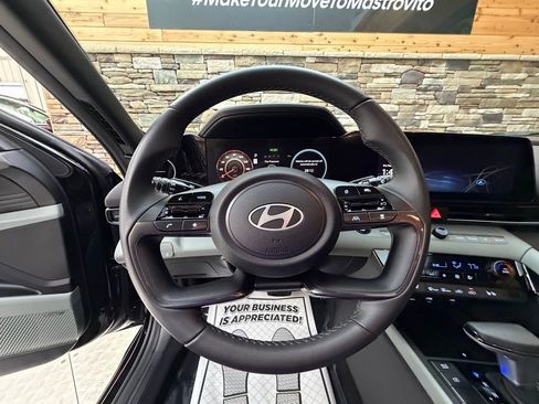 Certified 2025 Hyundai Elantra Limited image 15