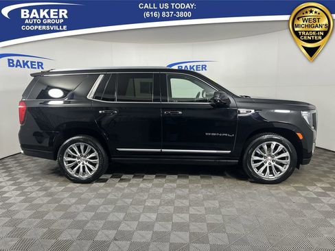 Used 2021 GMC Yukon Denali w/ Denali Premium Package image 10