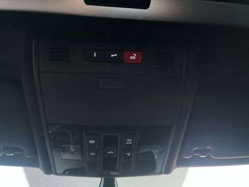 Used 2017 Volkswagen GTI SE image 39