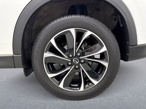 Used 2023 MAZDA CX-5 AWD 2.5 S w/ Premium Package image 12