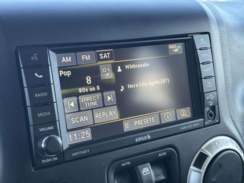 Used 2016 Jeep Wrangler Unlimited Sahara image 29