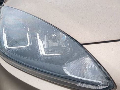 Used 2021 Ford Escape SE FWD image 9