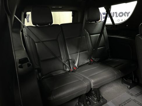 Used 2023 Chevrolet Suburban Z71 w/ Luxury Package AWD/4WD image 22