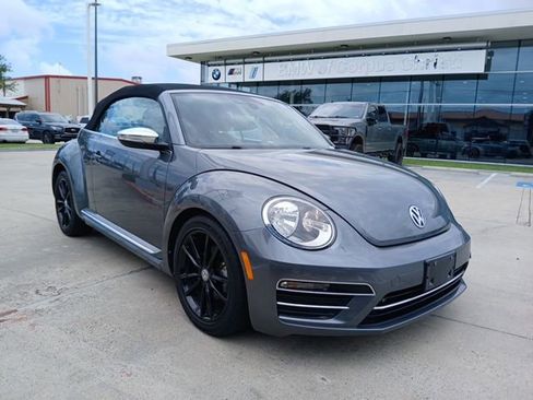 Used 2019 Volkswagen Beetle 2.0T SE FWD image 1