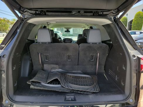 Used 2018 Chevrolet Traverse Premier w/ Driver Confidence II Package FWD image 9