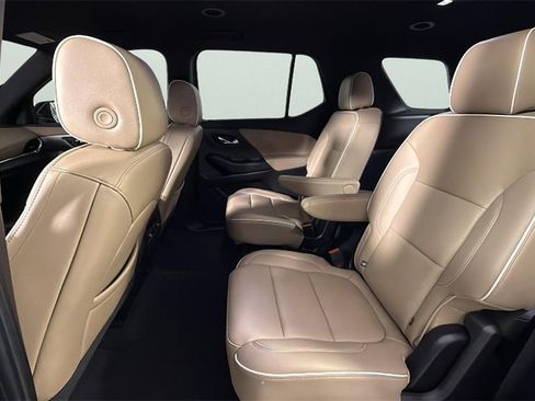 Used 2023 Chevrolet Traverse Premier image 25