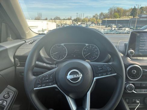 Used 2025 Nissan Sentra SV FWD image 34