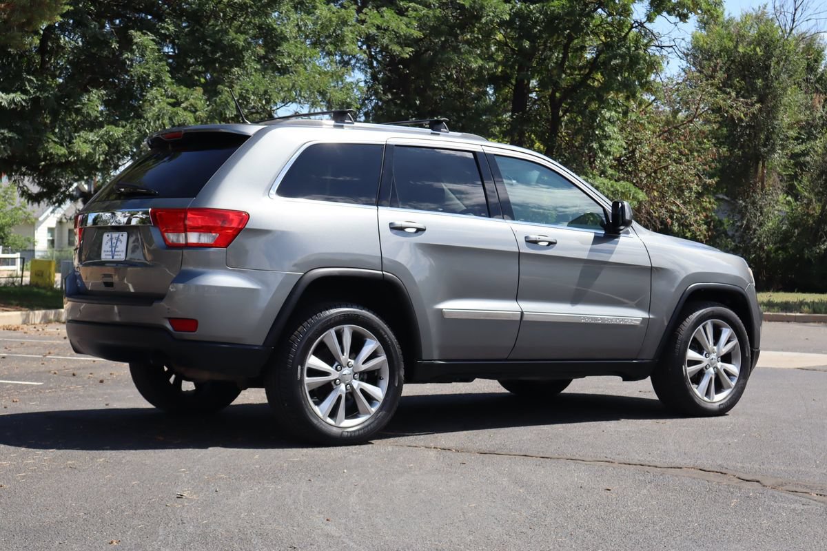 Used 2012 Jeep Grand Cherokee Laredo AWD/4WD image 5