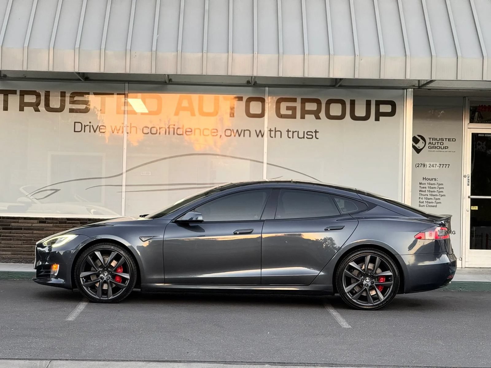 Used 2016 Tesla Model S P90D AWD/4WD image 5