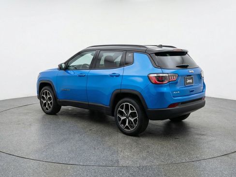 Used 2025 Jeep Compass Limited AWD/4WD image 6