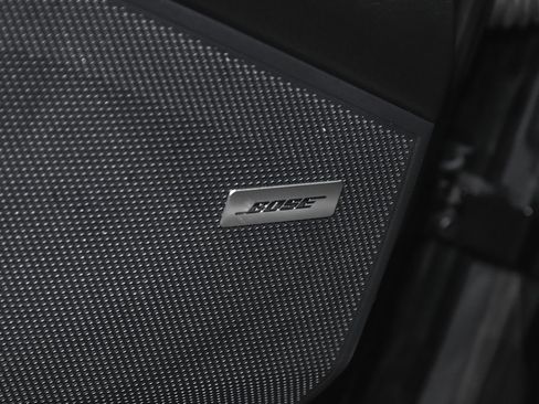 Used 2022 Porsche Cayenne Platinum Edition image 11