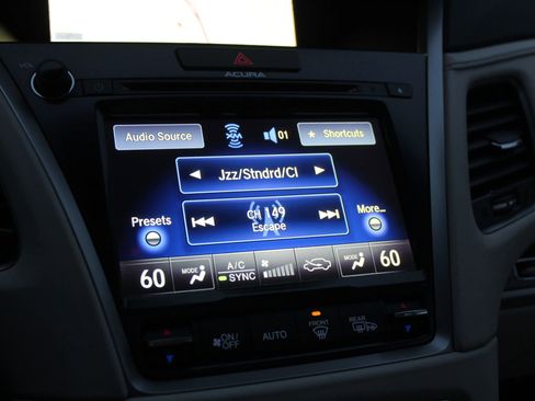 Used 2015 Acura RLX w/ Technology Package image 33