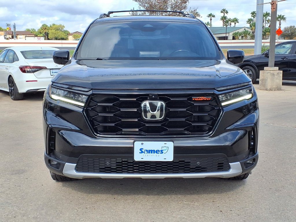 Used 2025 Honda Pilot TrailSport image 3