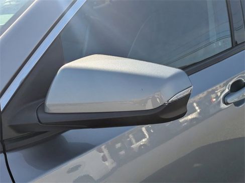 Used 2023 GMC Terrain SLT image 13