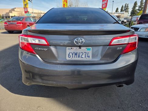 Used 2013 Toyota Camry SE image 3