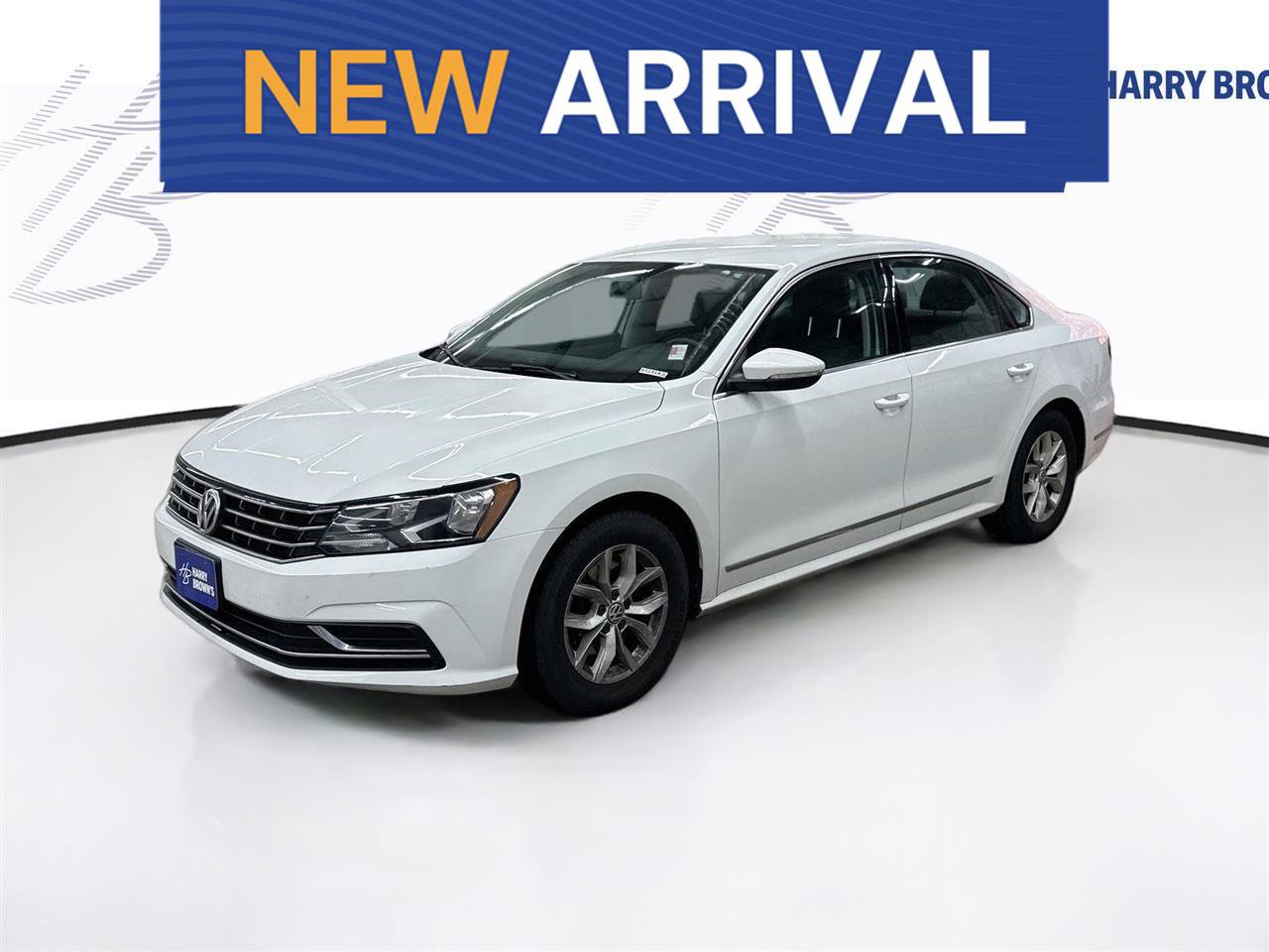 Used 2016 Volkswagen Passat 1.8T S FWD image 1