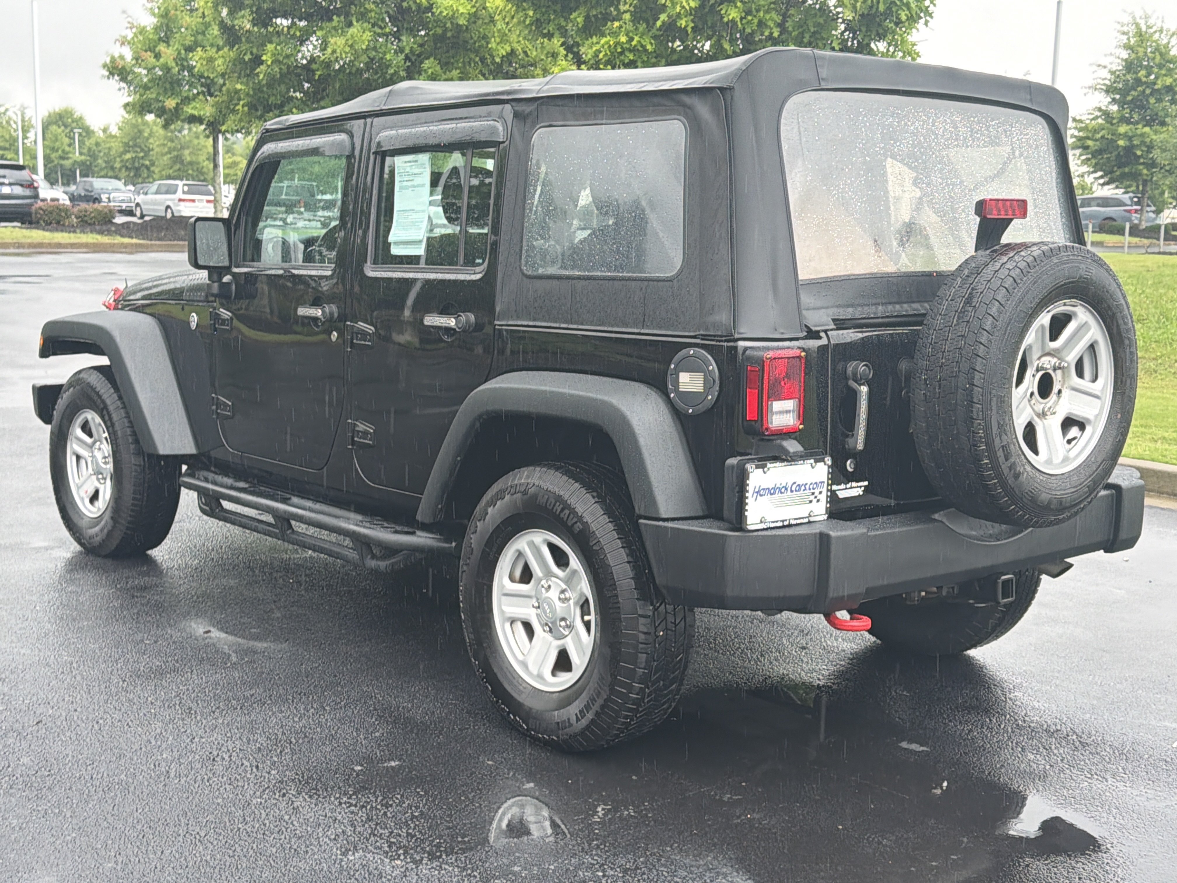 Used 2016 Jeep Wrangler Unlimited Sport w/ Connectivity Group AWD/4WD image 7