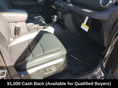 New 2026 Jeep Wrangler Sahara AWD/4WD image 19