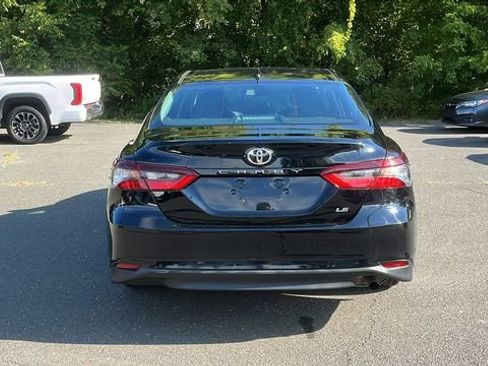 Used 2024 Toyota Camry LE image 5