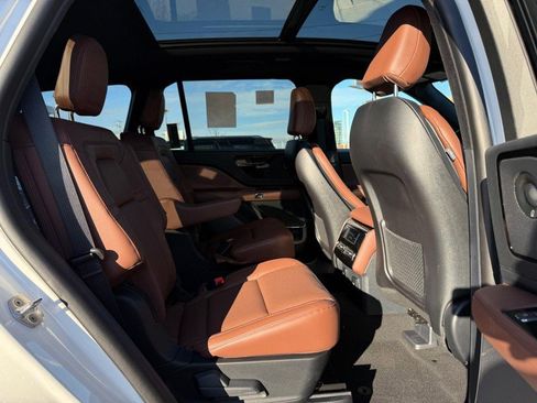 New 2026 Lincoln Aviator Reserve image 7