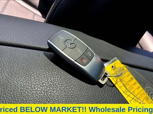 Used 2021 Mercedes-Benz GLC 300 w/ Premium Package image 37