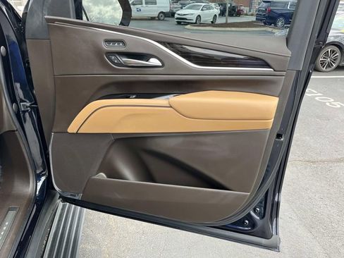 Certified 2022 Cadillac Escalade ESV Sport w/ Touring Package image 23