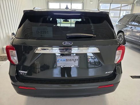 Used 2023 Ford Explorer XLT AWD/4WD image 4