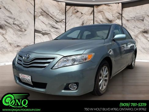 Used 2011 Toyota Camry XLE w/ SE/XLE Extra-Value Pkg FWD image 1