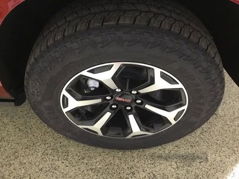 New 2026 GMC Yukon AT4 w/ AT4 Premium Plus Package AWD/4WD image 24