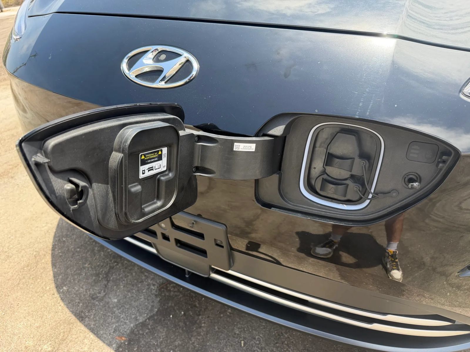 Used 2023 Hyundai Kona Limited FWD image 32