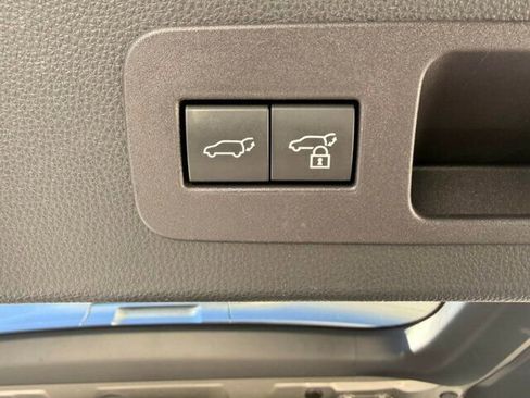 Used 2023 Lexus LX 600 4WD w/ Luxury Package image 16