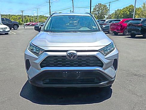 Used 2021 Toyota RAV4 LE FWD image 2