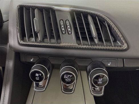 Used 2021 Audi R8 V10 w/ Premium Package image 16