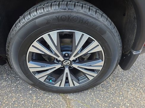 Used 2021 Nissan Rogue SV AWD/4WD image 10