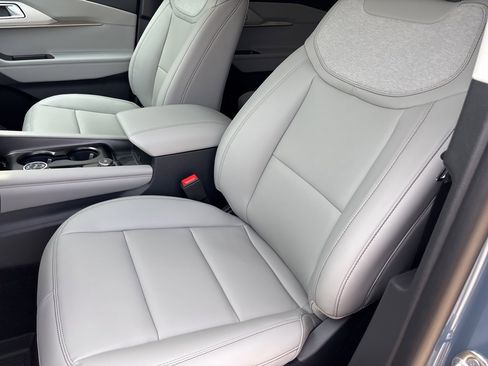 New 2025 Ford Explorer Active w/ Active Comfort Package image 24