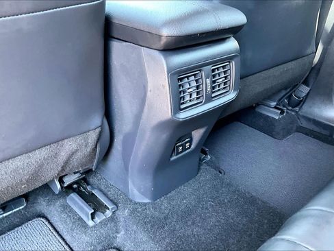 Used 2019 Toyota RAV4 Limited FWD image 34