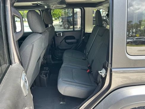 Used 2024 Jeep Wrangler Unlimited Sport AWD/4WD image 6