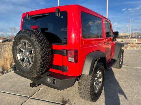 Used 2018 Jeep Wrangler Rubicon w/ Connectivity Group AWD/4WD image 8