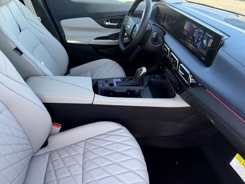 New 2026 Nissan Sentra SL w/ Floor Mat Package FWD image 11