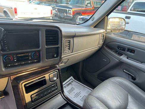 Used 2006 GMC Yukon XL Denali image 10