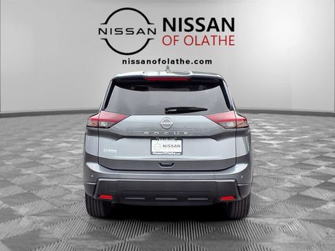 Used 2025 Nissan Rogue SV FWD image 29